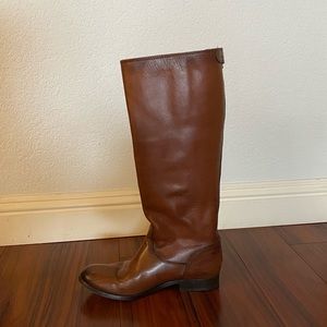 Melissa button Back Zip Cognac 6.5M